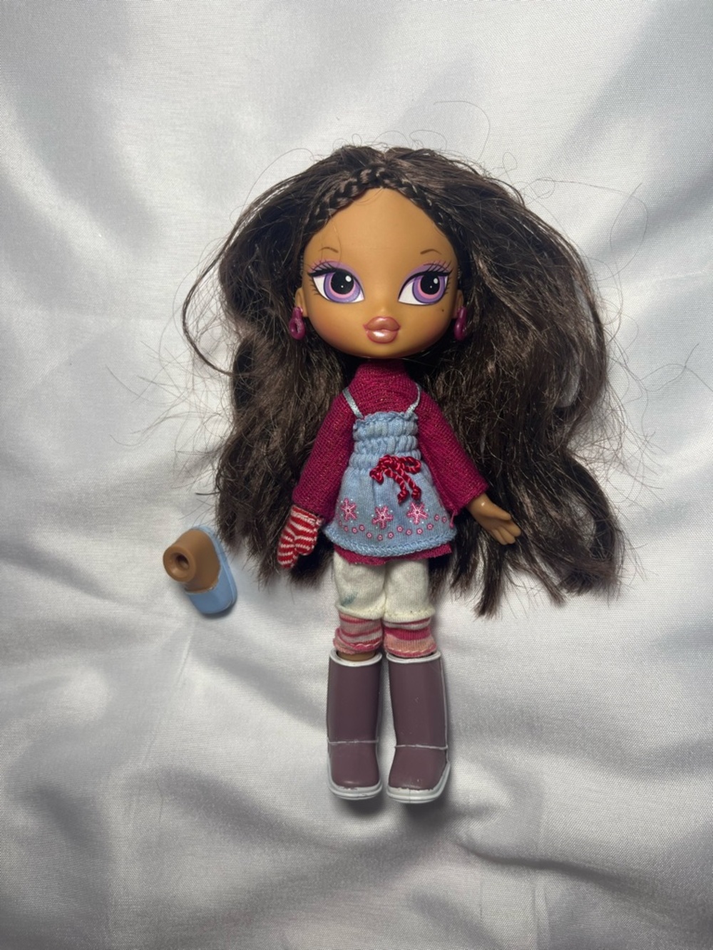 Bratz Kidz Winter Vacation Yasmin Doll MGA Y2K Outfit Boots Jewelry Mitten